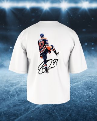 Poslední tričko na skladě se současnou legendou číslo 97 🔥 Bude McDavid druhý Gretzky? 🤔 #ceskyhokej #czechhockey #hokej...